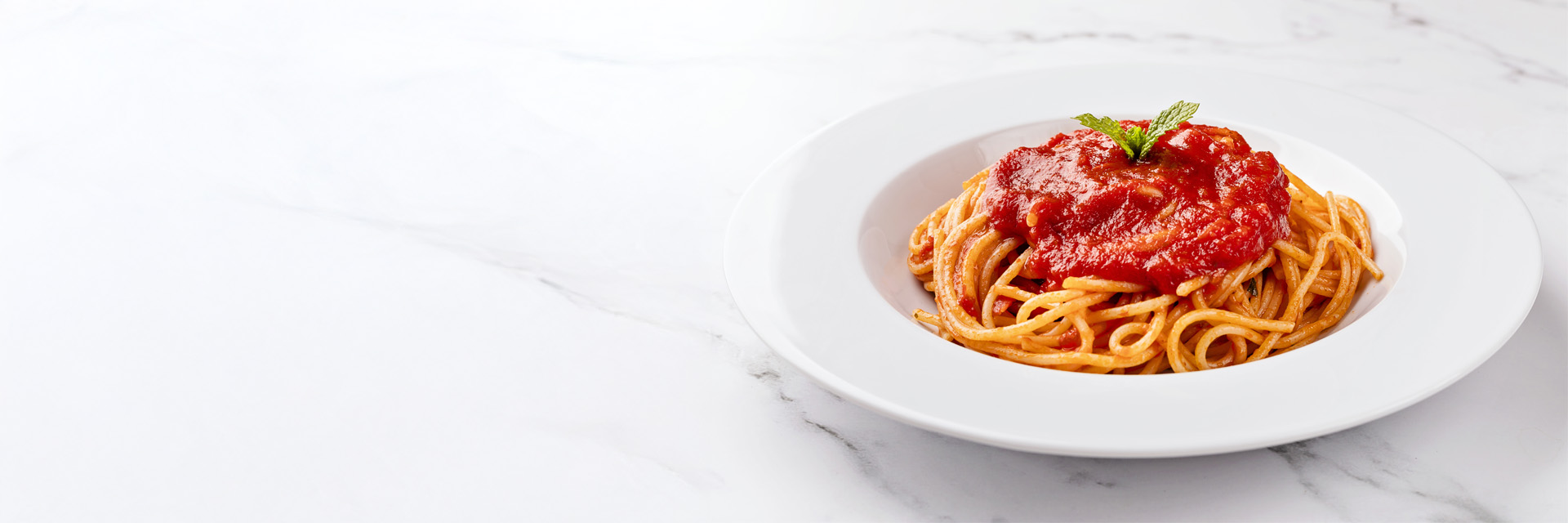 Spaghetti with tomato sauce