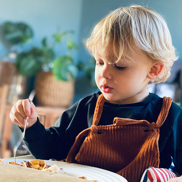 How We Encourage Your Child to Try New Foods at Bright Horizons