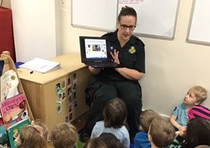Finchley nursery children enjoy visit from paramedic
