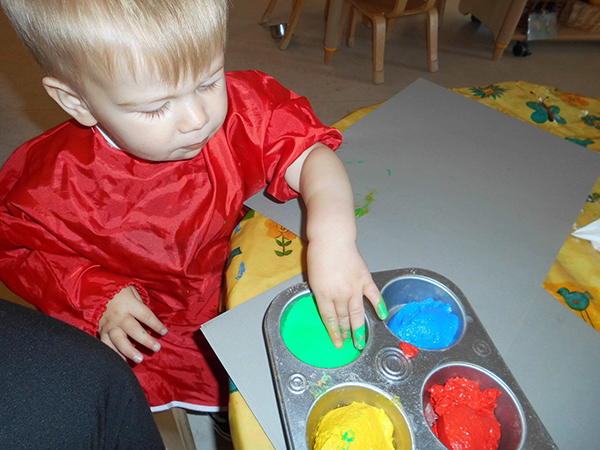 Derbyshire nursery children enjoy painting session