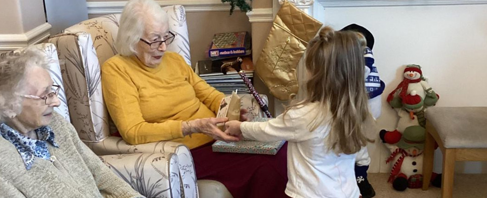 Children Bring Christmas Cheer to Meadowcroft Care Home Residents 