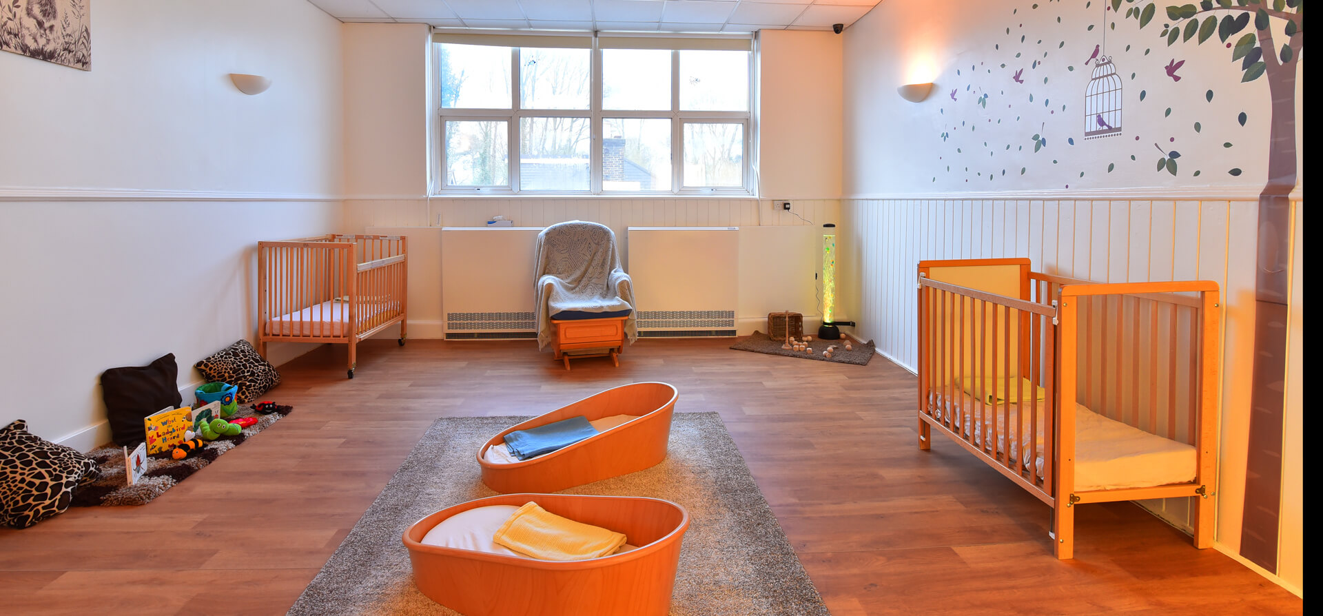 4788 Reigate baby room 