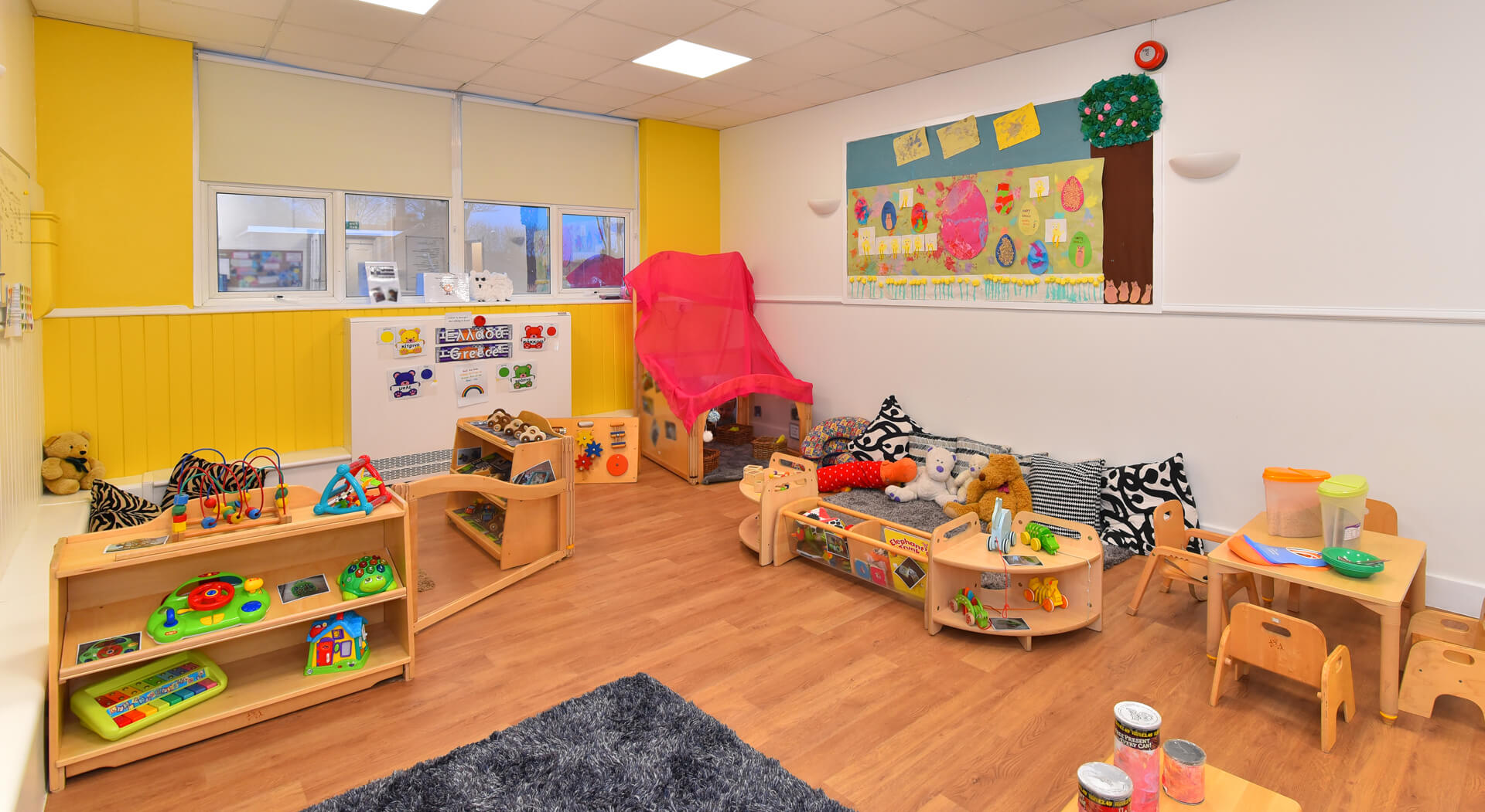 4788 Reigate baby room
