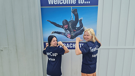 nursery practitioners from cambridge skydive