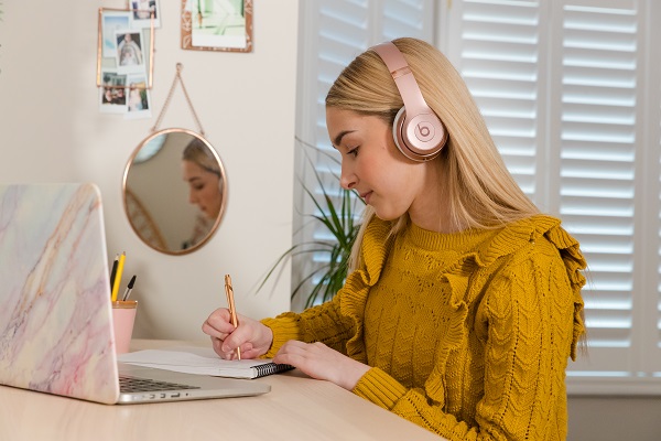 Virtual Tutoring: Lightening the Parental Mental Load 