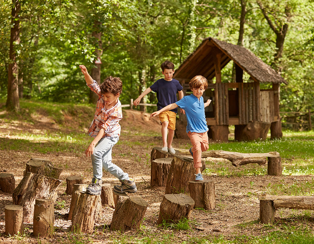 Helping Children Build Friendships: 6 Practical Tips for Parents