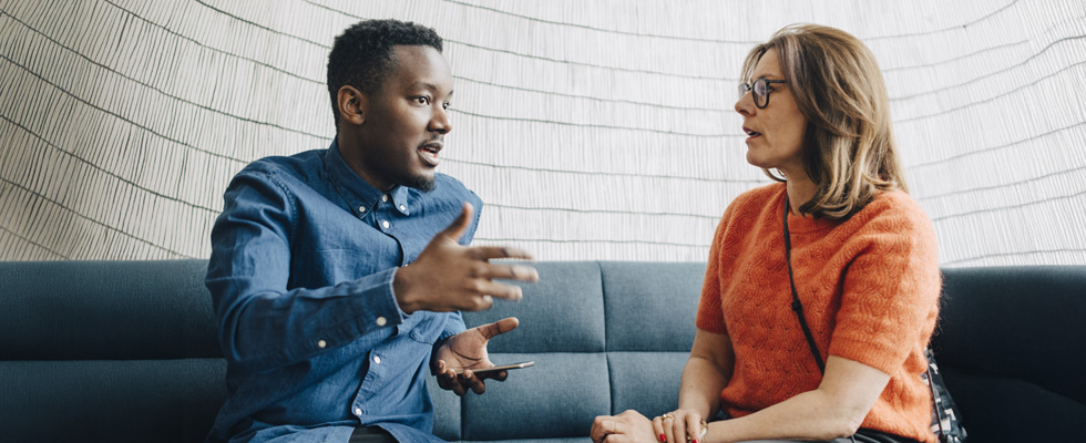 Steps to Handle a Team Member Who Misses Deadlines (Without Micromanaging)